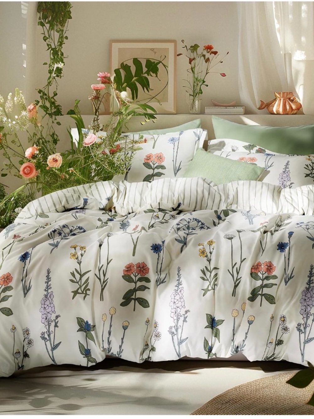 Floral Meadow Cotton Duvet Cover Set in White and Green